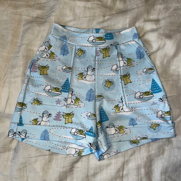 BlackMilkxStar Wars: The Child Winter Wonderland Cuffed Shorts - Grogu/Baby Yoda - Picture 4 of 11